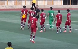 ویدیو / ضرب وشتم داور مسابقه توسط بازیکنان تیم خلیج فارس ماهشهر