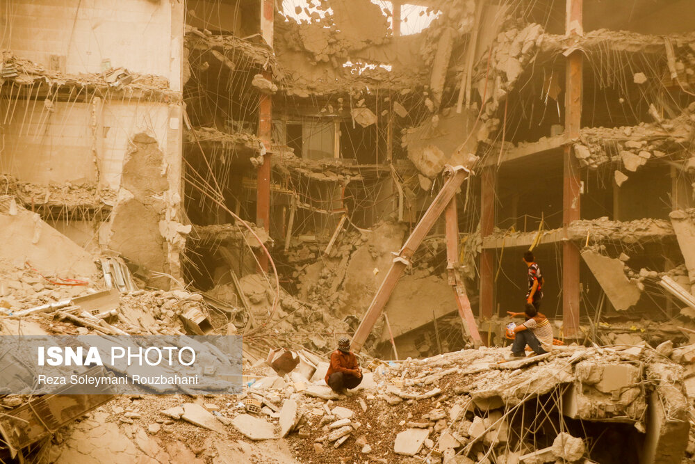 تصاویر: ریزش ساختمان ۱۰ طبقه متروپل - آبادان
