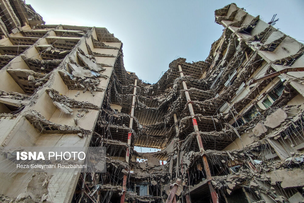 تصاویر: ریزش ساختمان 10 طبقه متروپل - آبادان