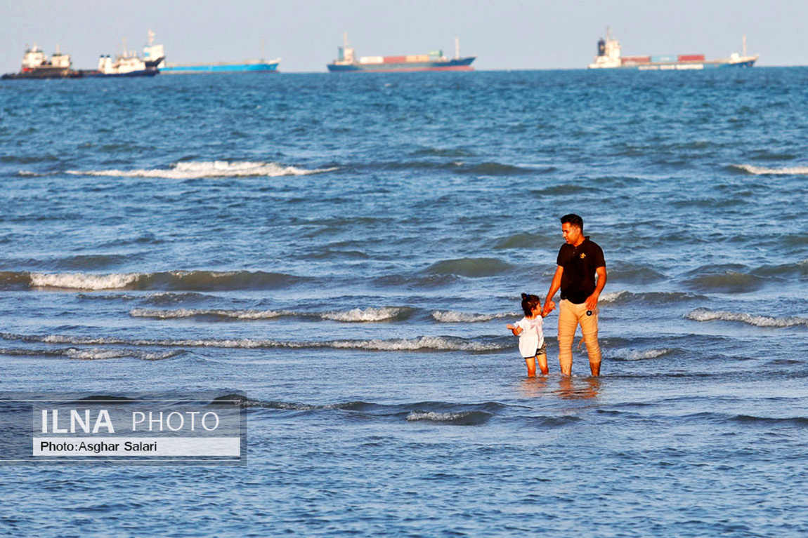 تصاویر: آب تنی در ساحل خلیج فارس