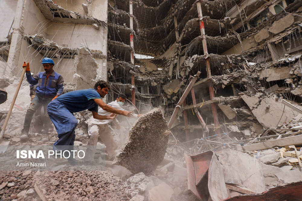 تصاویر: دومین روز آوار برداری ساختمان متروپل - آبادان