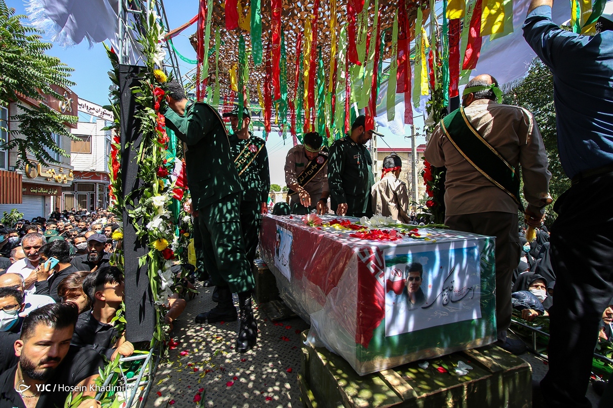 تصاویر: تشییع &laquo;احسان قدبیگی&raquo; شهید صنعت دفاعی - اراک