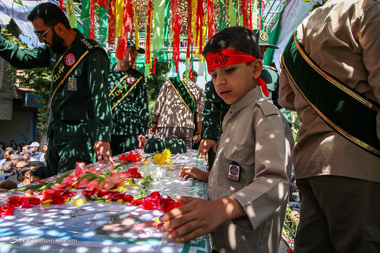 تصاویر: تشییع &laquo;احسان قدبیگی&raquo; شهید صنعت دفاعی - اراک