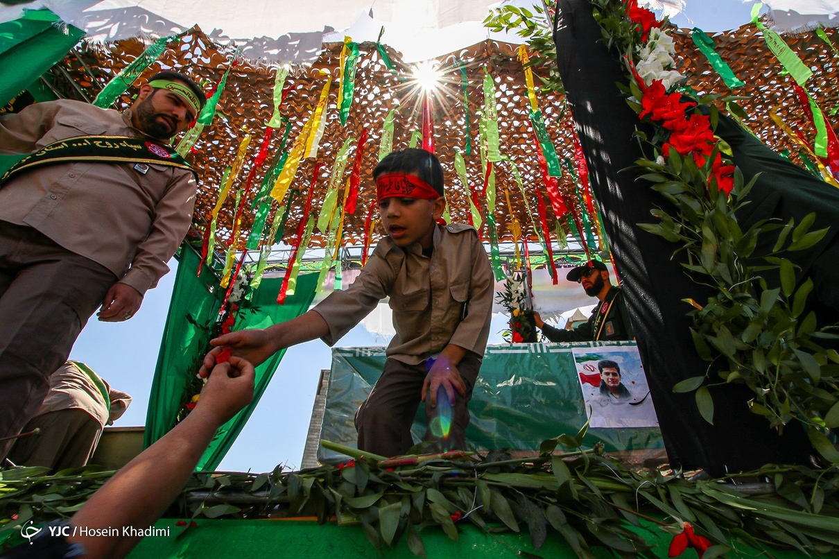 تصاویر: تشییع &laquo;احسان قدبیگی&raquo; شهید صنعت دفاعی - اراک
