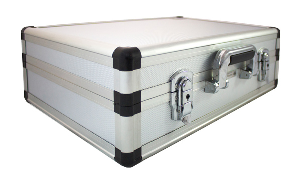 کیف آلومینیومی و یراق آلات جانبی آن را بهتر بشناسیم! کیف آلومینیومی و یراق آلات جانبی آن را بهتر بشناسیم!