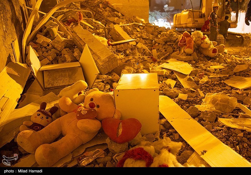 تصاویر: آواربرداری شبانه روزی متروپل - آبادان