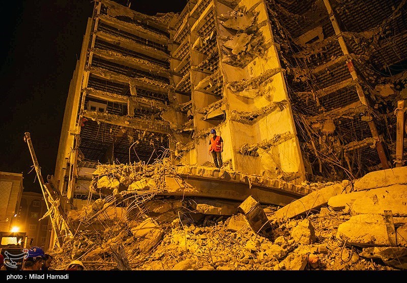 تصاویر: آواربرداری شبانه روزی متروپل - آبادان