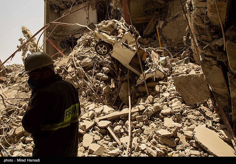 تصاویر: آواربرداری شبانه روزی متروپل - آبادان