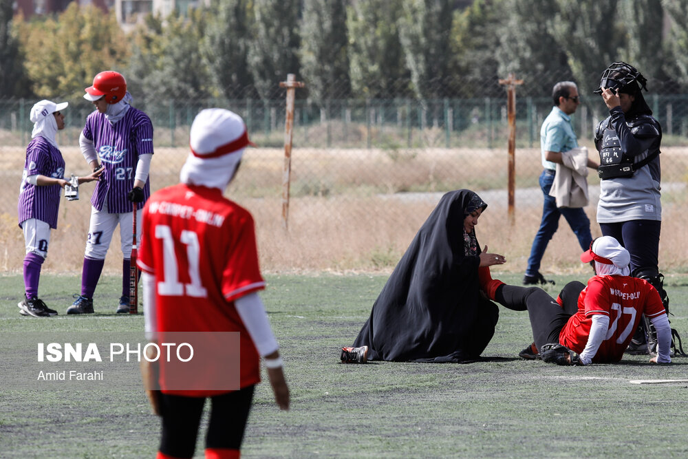 تصاویر: فینال مسابقات سافت بال بانوان ایران