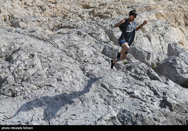 تصاویر: آب تنی در چشمه علی