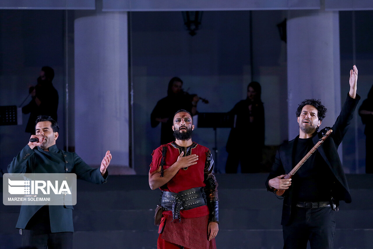 تصاویر: کنسرت نمایش &laquo;سی&zwnj;صد&raquo;