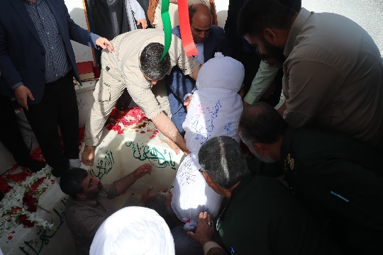 تشییع و خاکسپاری دو شهید گمنام در بانک ملی ایران