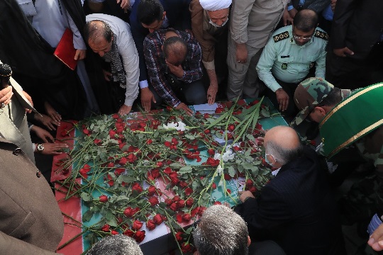 تشییع و خاکسپاری دو شهید گمنام در بانک ملی ایران