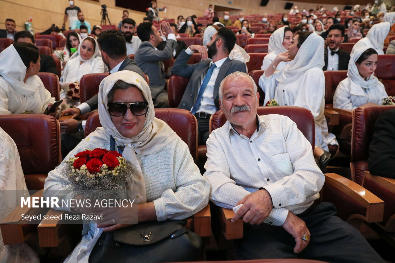 تصاویر: مراسم ازدواج ۱۱۴ زوج دارای معلولیت