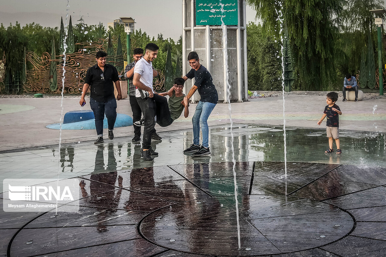 تصاویر: تفریح در آب و آتش