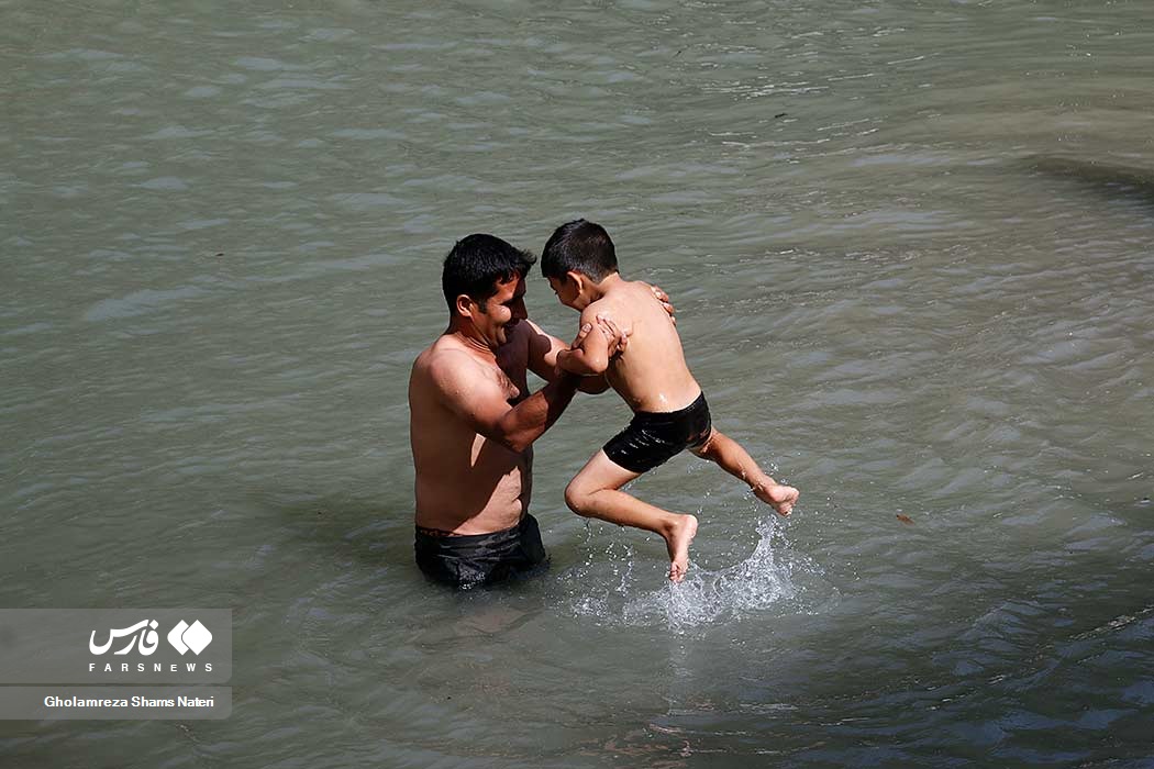 تصاویر: شنا در منطقه &laquo;شنا ممنوع&raquo;