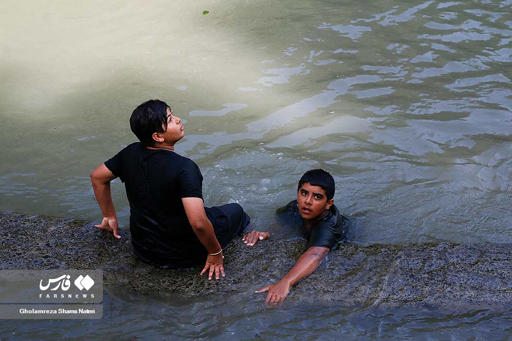 تصاویر: شنا در منطقه &laquo;شنا ممنوع&raquo;