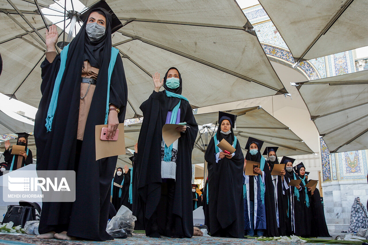 تصاویر: آئین دانش آموختگی دانشجویان علوم پزشکی درحرم امام رضا (ع)