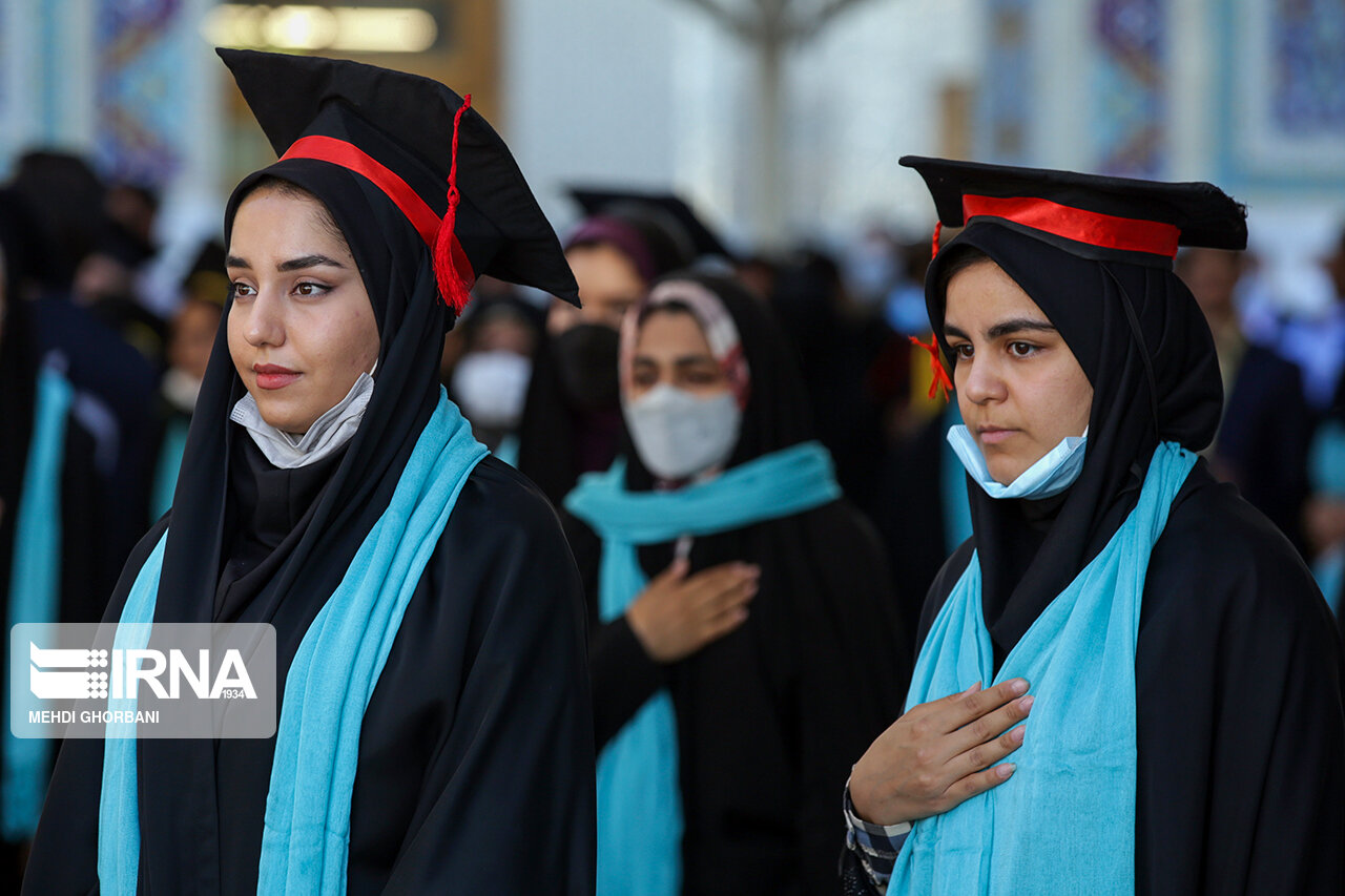 تصاویر: آئین دانش آموختگی دانشجویان علوم پزشکی درحرم امام رضا (ع)