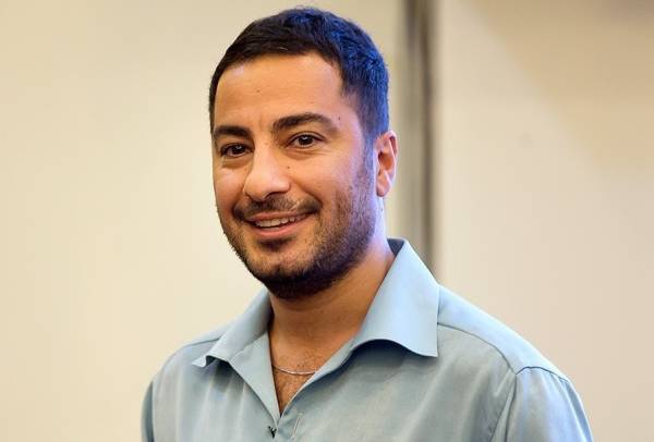 توقیف نمایشی که نوید محمدزاده تهیه کننده اش بود