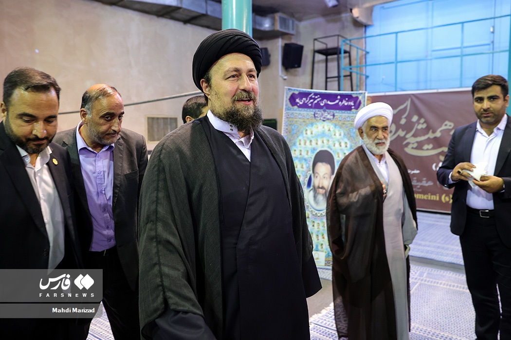 تصاویر: بزرگداشت شهدای ۷۲ تن در حسینیه جماران