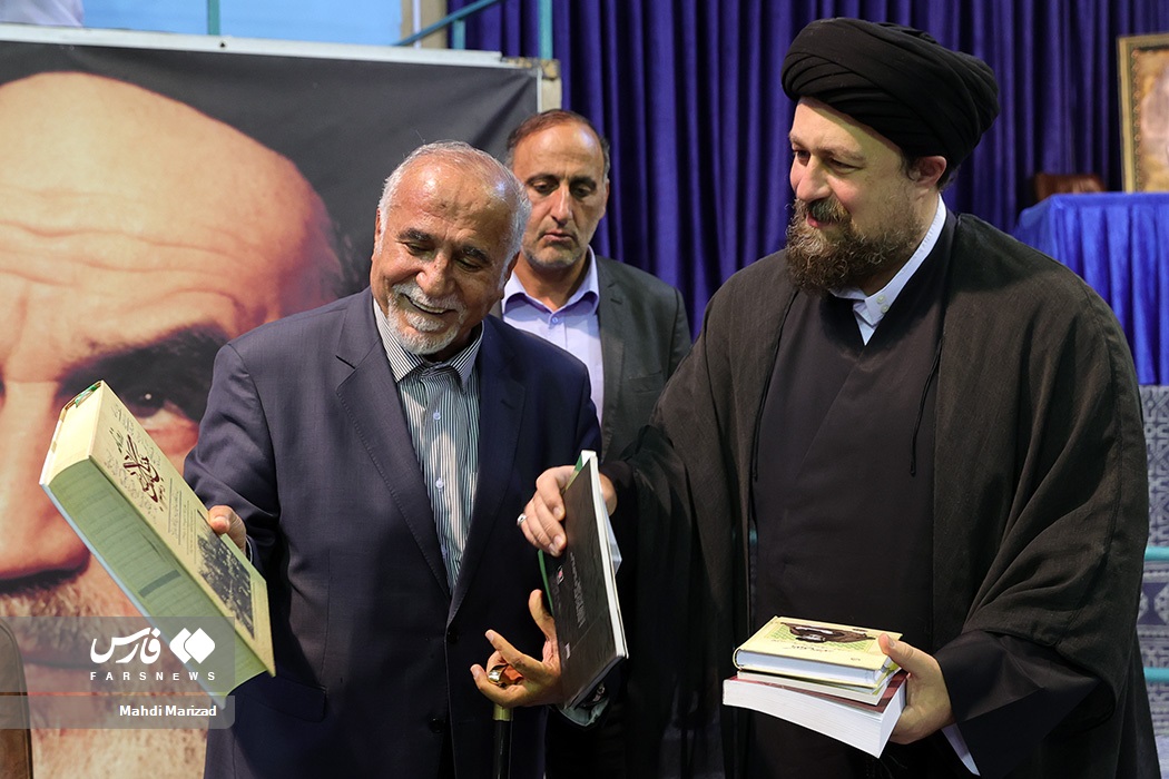 تصاویر: بزرگداشت شهدای ۷۲ تن در حسینیه جماران