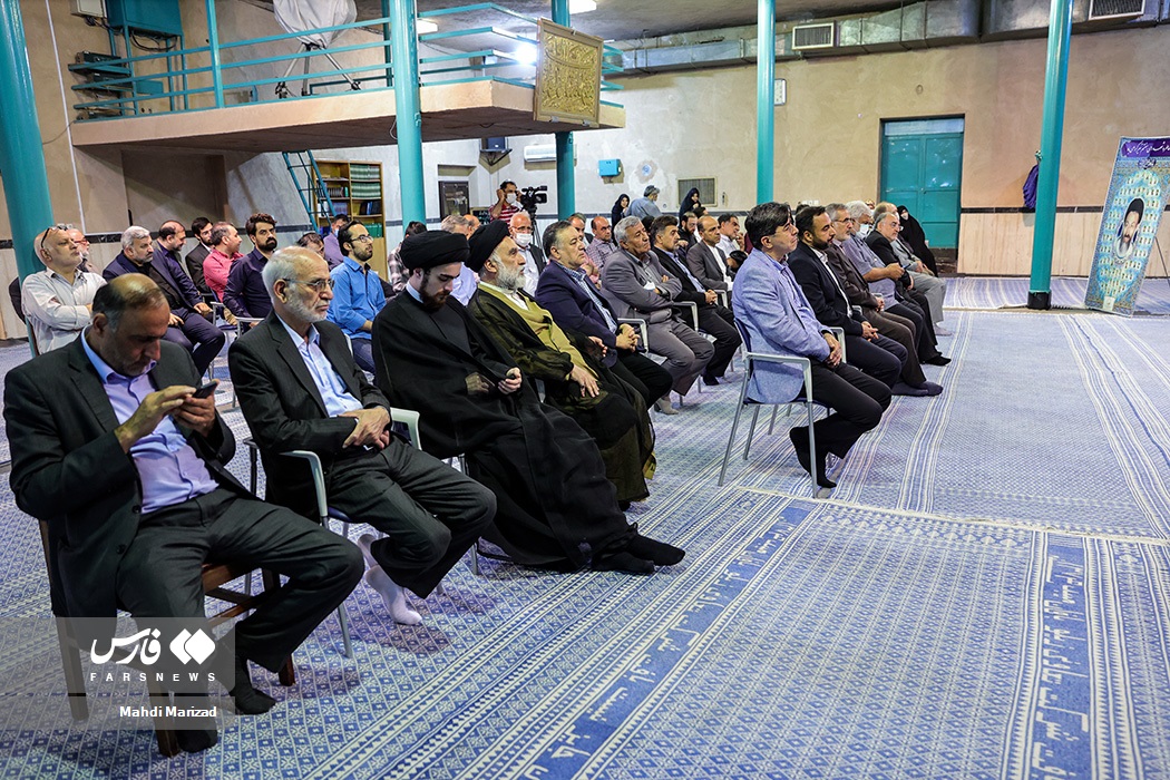 تصاویر: بزرگداشت شهدای ۷۲ تن در حسینیه جماران