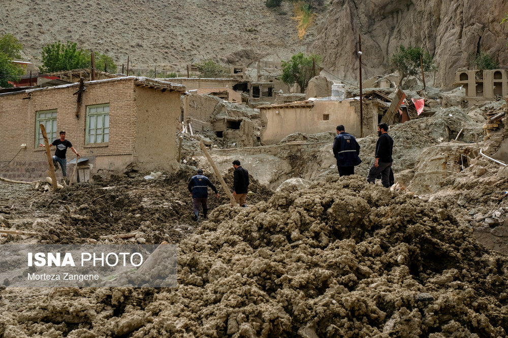 تصاویر: چهار روز پس از وقوع سیل در روستای مزداران فیروزکوه