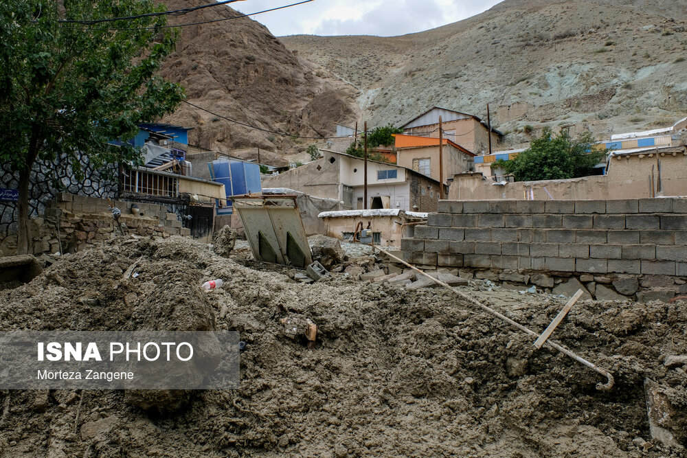 تصاویر: چهار روز پس از وقوع سیل در روستای مزداران فیروزکوه