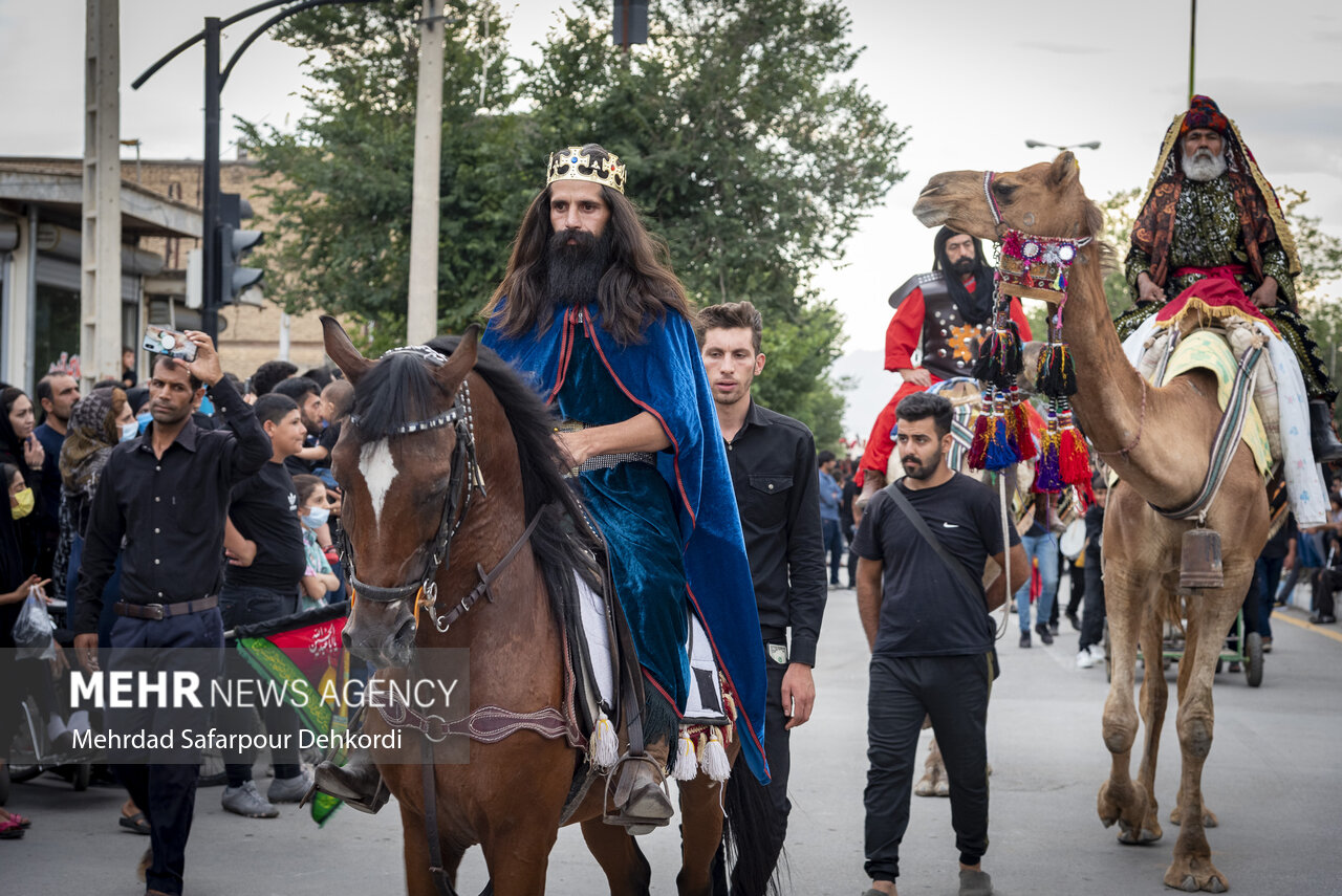تصاویر: حرکت نمادین کاروان امام حسین(ع)