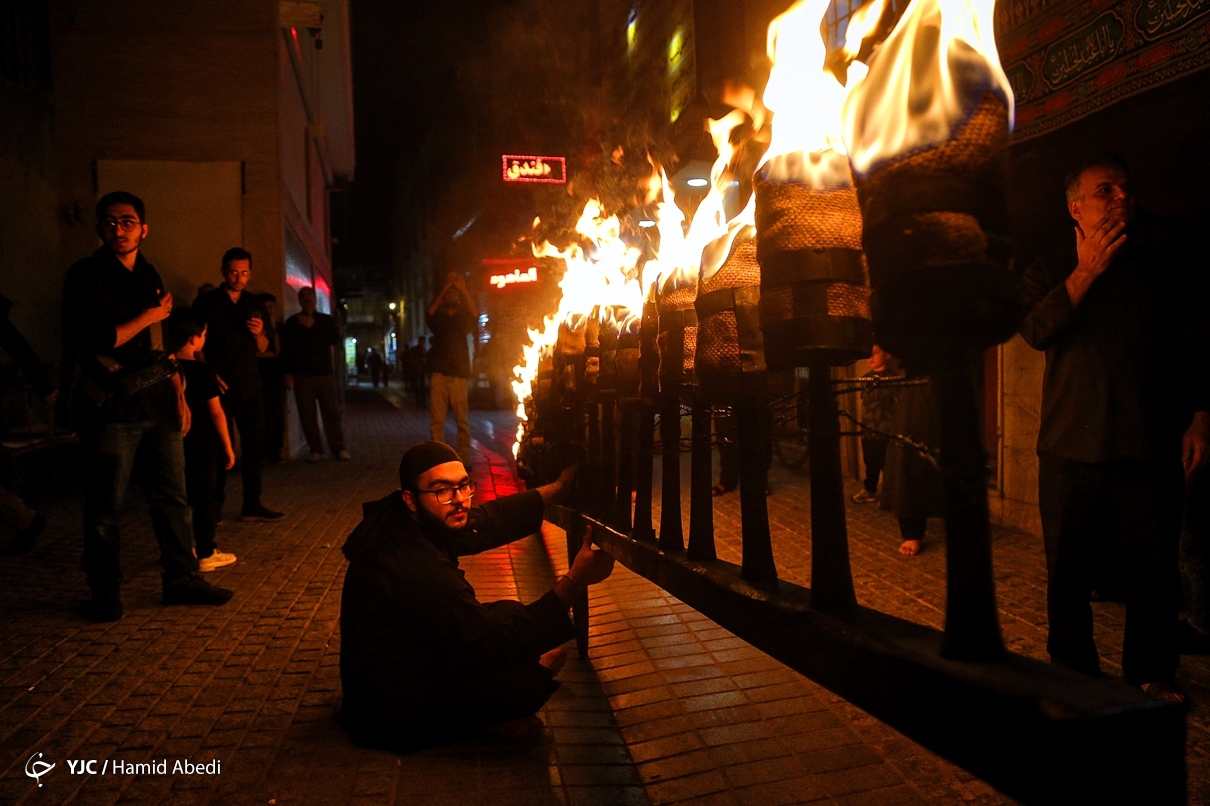 تصاویر: آیین مشعل گردانی عراقی های مقیم تهران و قم
