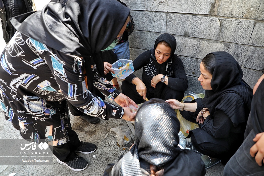 تصاویر: چهارراه گلوبندک؛ حلوایی&zwnj;ترین خیابان ایران