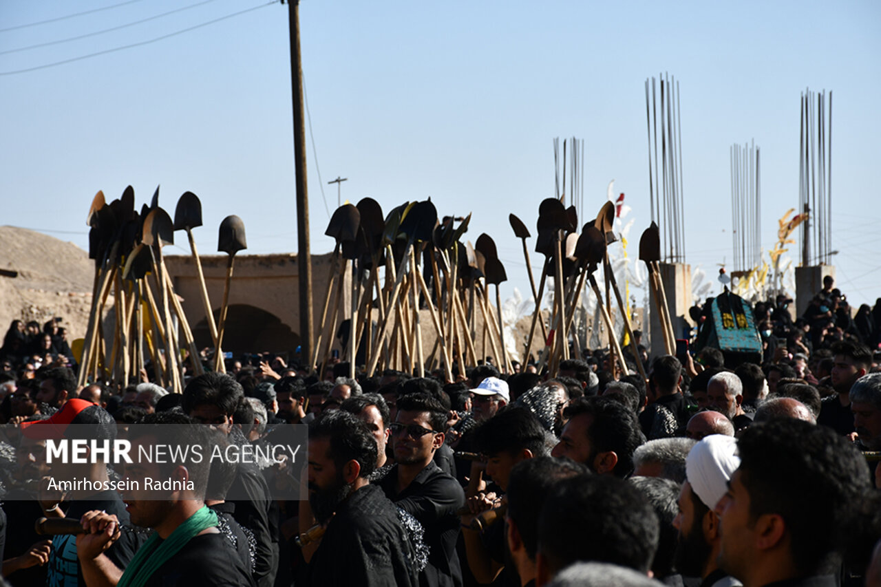 تصاویر: آئین سنتی بیل زنی در خوسف