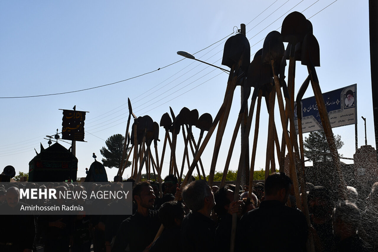 تصاویر: آئین سنتی بیل زنی در خوسف