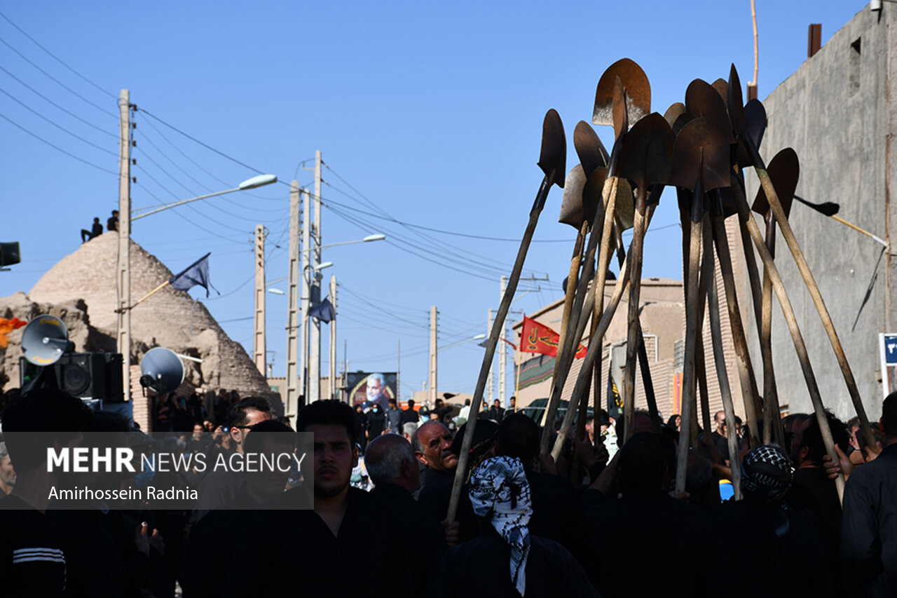 تصاویر: آئین سنتی بیل زنی در خوسف