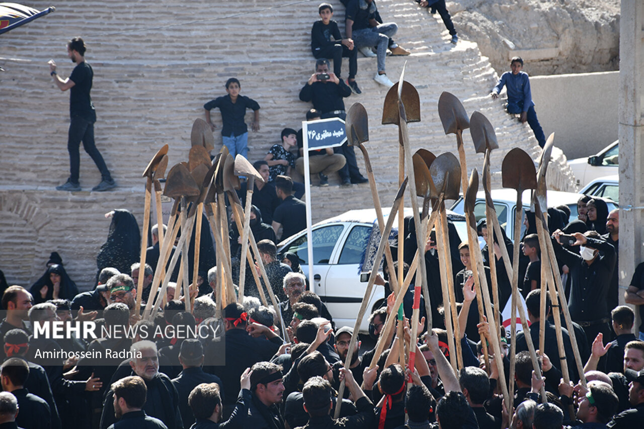 تصاویر: آئین سنتی بیل زنی در خوسف