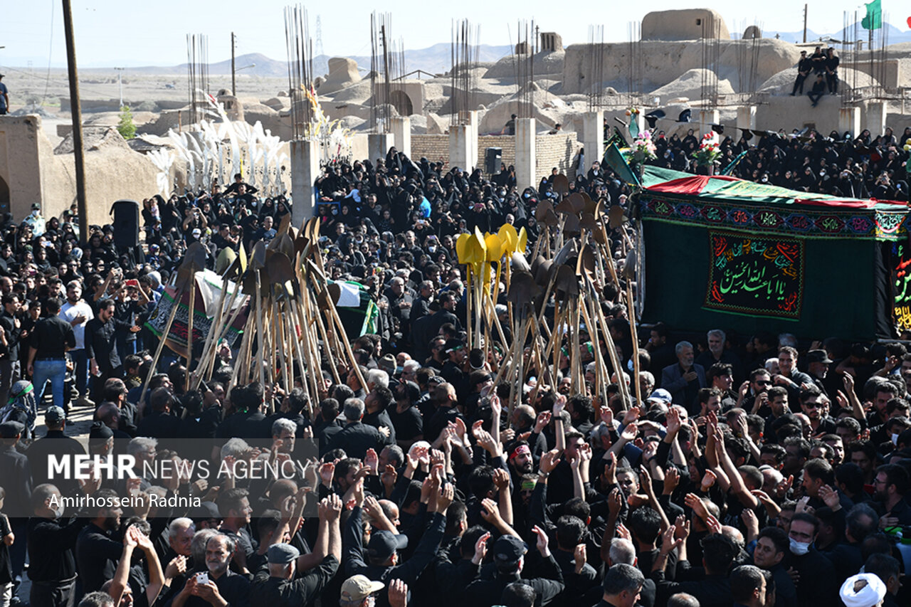 تصاویر: آئین سنتی بیل زنی در خوسف