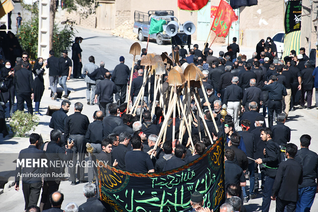 تصاویر: آئین سنتی بیل زنی در خوسف