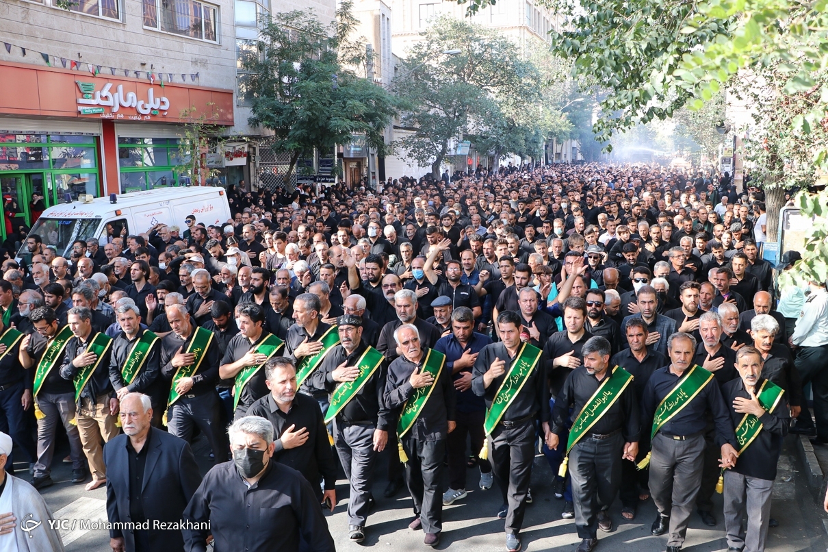 تصاویر: اجتماع عظیم «یوم الزینب» در زنجان