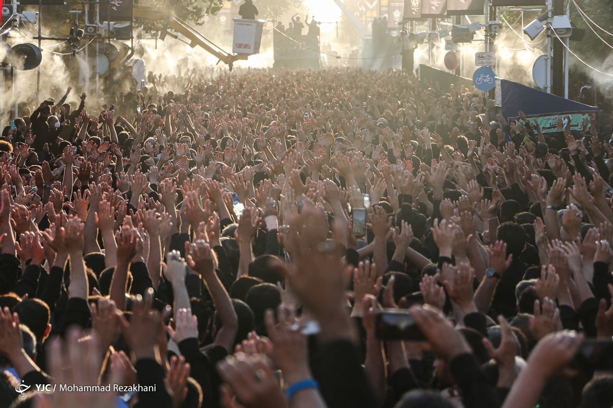 تصاویر: اجتماع عظیم «یوم الزینب» در زنجان