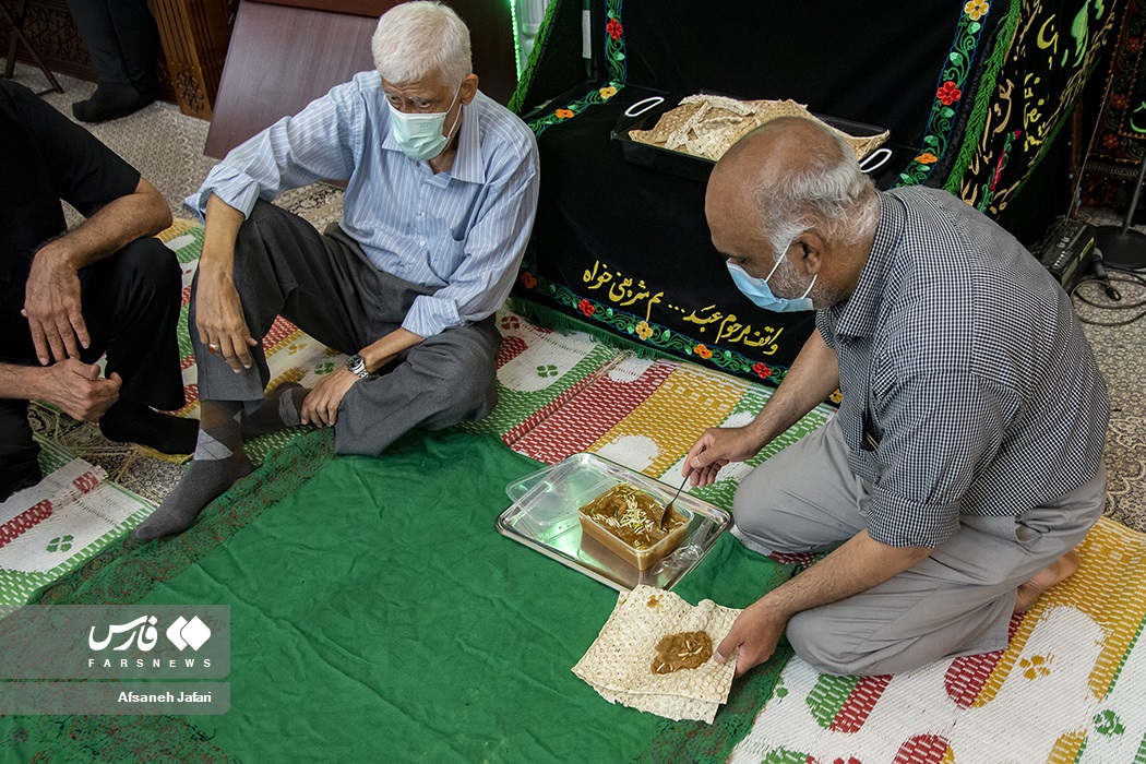 تصاویر: &laquo;نان پوشی&raquo;؛ نذری مادرانه برای فرزندان