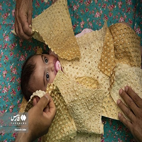 تصاویر: «نان پوشی»؛ نذری مادرانه برای فرزندان