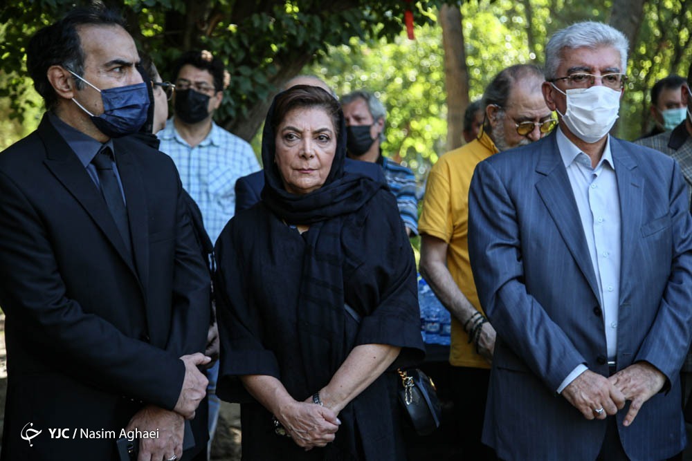 تصاویر: مراسم بدرقه پیکر زنده یاد بابک برزویه در خانه هنرمندان