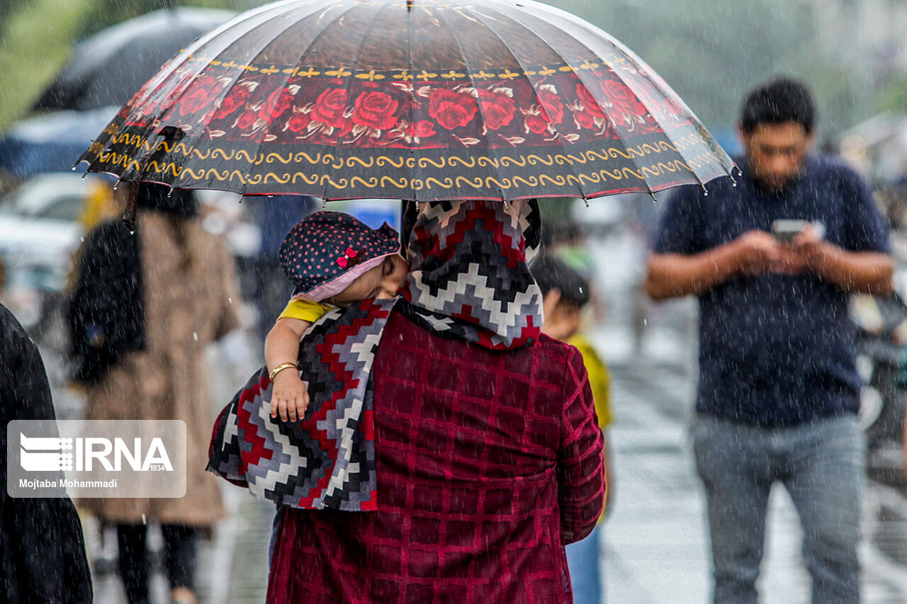 تصاویر: باران تابستانی در رشت