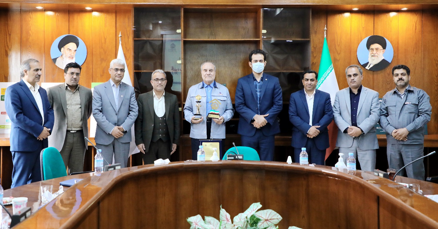 معرفی چهره برتر حوزه کارآفرینی و کارفرمایی