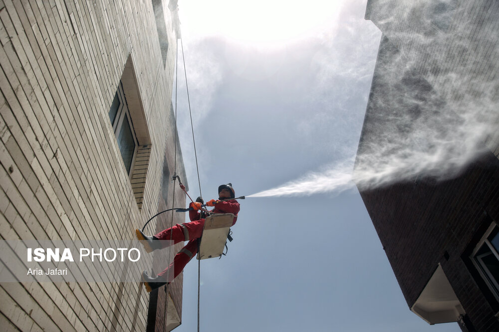 تصاویر: شغلی در میان زمین و هوا