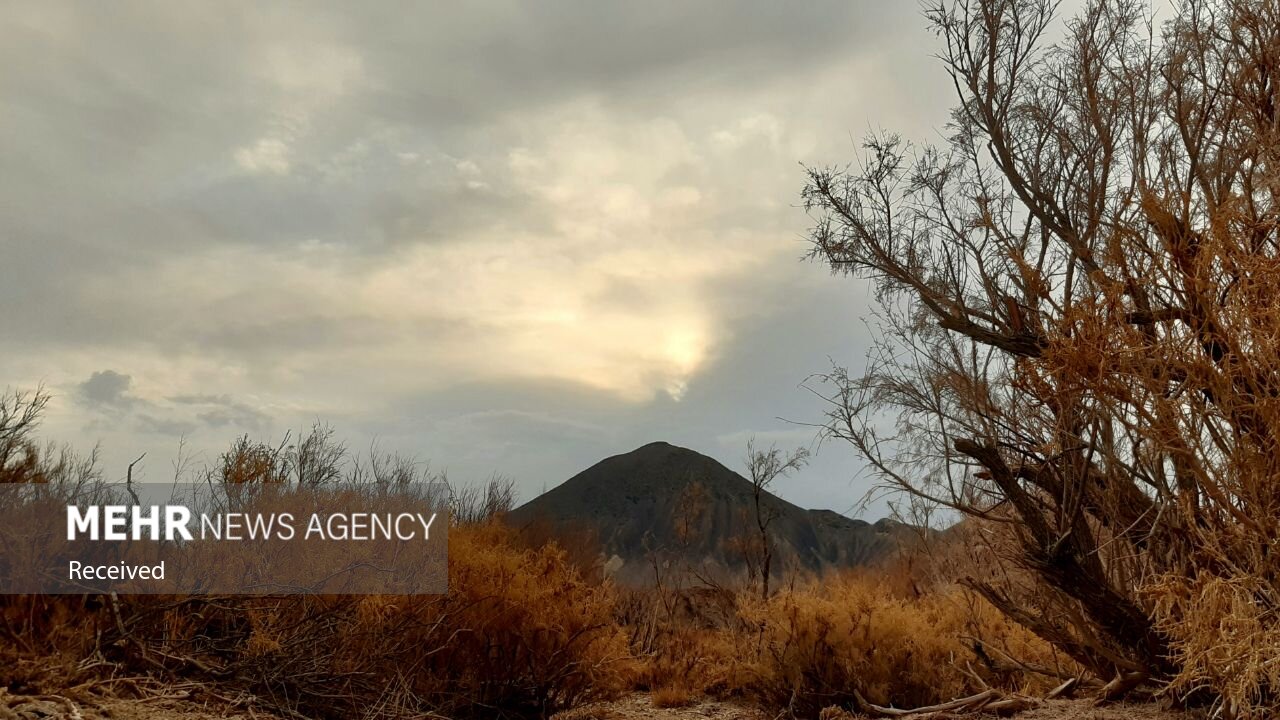 تصاویر: &laquo;چاله شرقی&raquo; پیوند آسمان و زمین در دل کویر