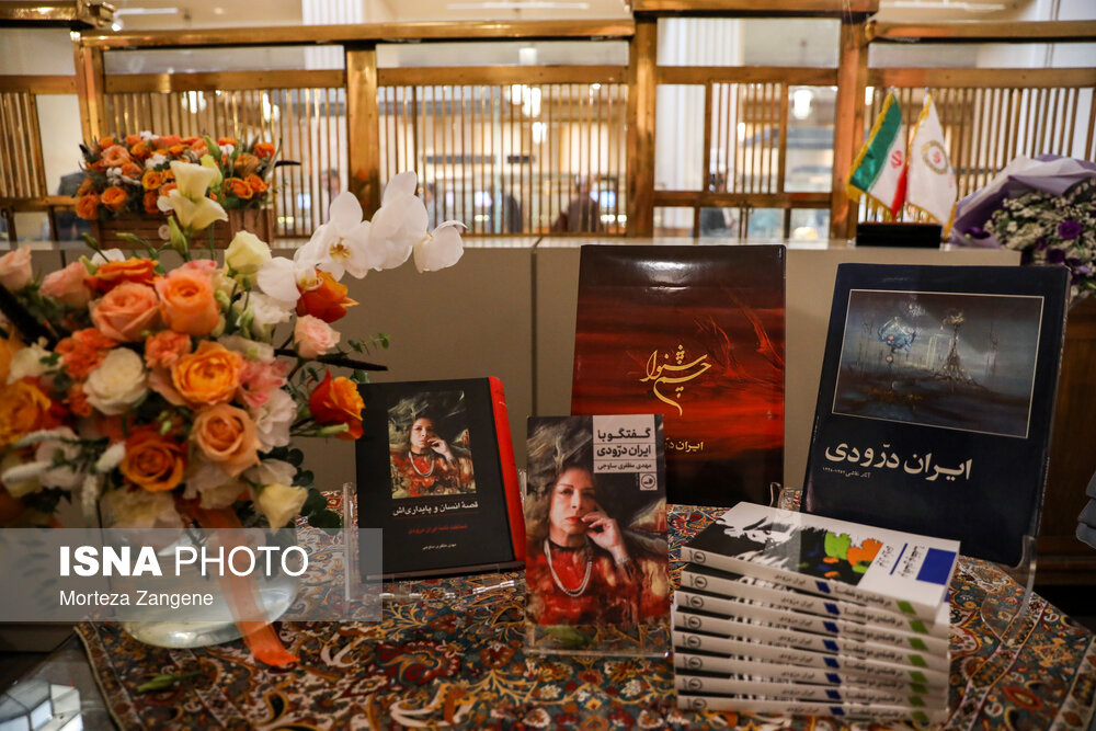 تصاویر: رونمایی از تابلوی ناتمام 