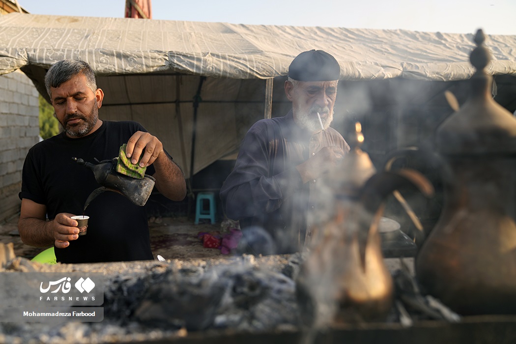 تصاویر: پذیرایی از زوار اربعین با &laquo;قهوه عراقی&raquo;