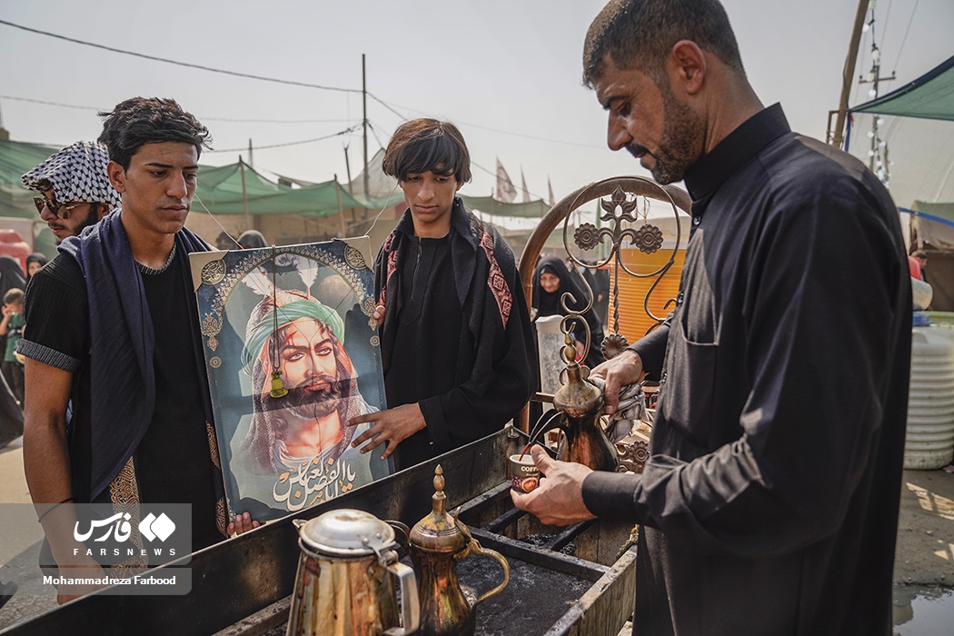 تصاویر: پذیرایی از زوار اربعین با &laquo;قهوه عراقی&raquo;